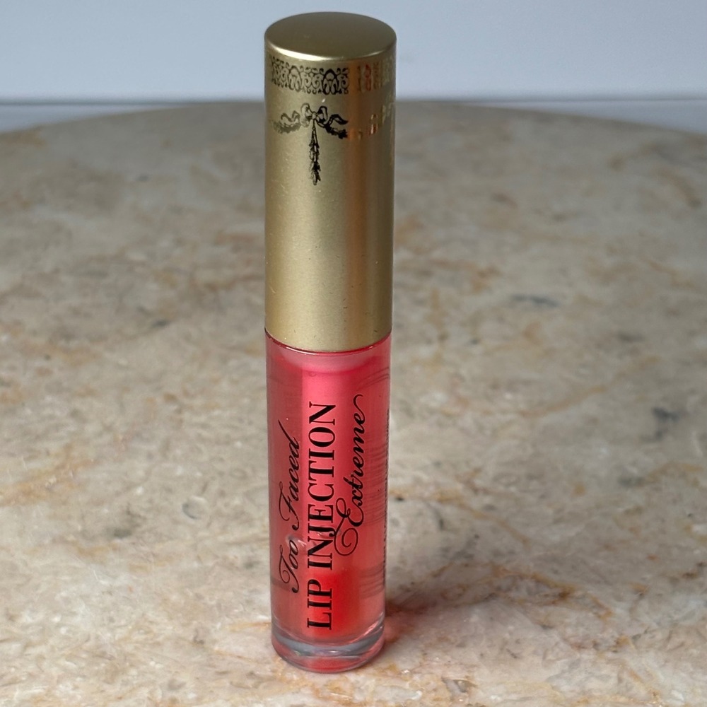 Too Faced Lip Injection Extreme 0.10oz Bubblegum‎ Yum Plumping Lip Gloss Mini